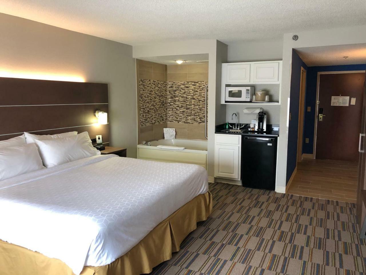 Holiday Inn Express And Suites Quakertown - Allentown Area By Ihg Exterior foto